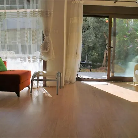 Kusadasi Merkezde Villa